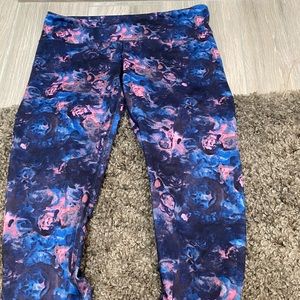 Lululemon cropped Wunder Under leggings